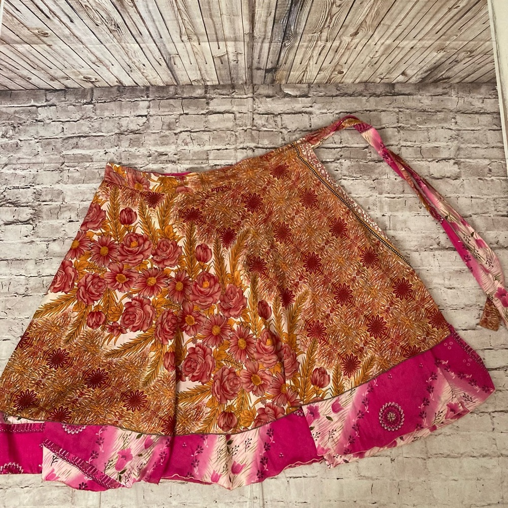 NWOT Iris impressions multiple colors floral wrap skirt